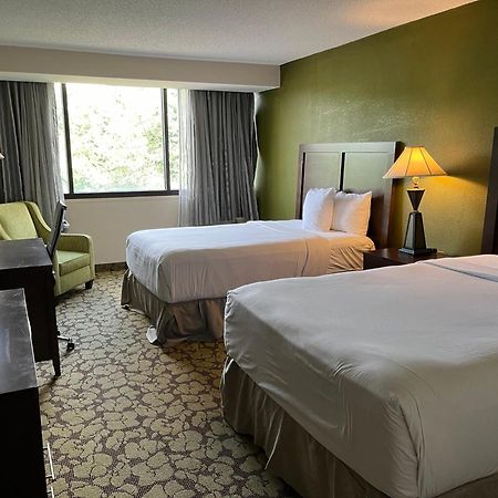 รามาดา พลาซา แอนด์ คอนเฟอเรนซ์ เซ็นเตอร์ บาย วินด์แฮม ชาร์ลอต แอร์พอร์ต Hotel ชาร์ล็อต ภายนอก รูปภาพ