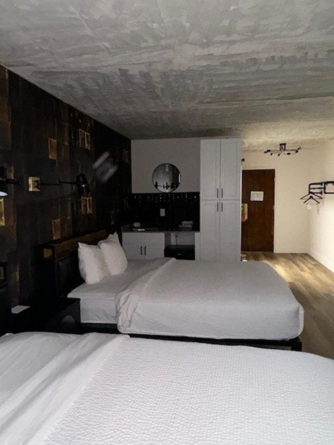 รามาดา พลาซา แอนด์ คอนเฟอเรนซ์ เซ็นเตอร์ บาย วินด์แฮม ชาร์ลอต แอร์พอร์ต Hotel ชาร์ล็อต ภายนอก รูปภาพ