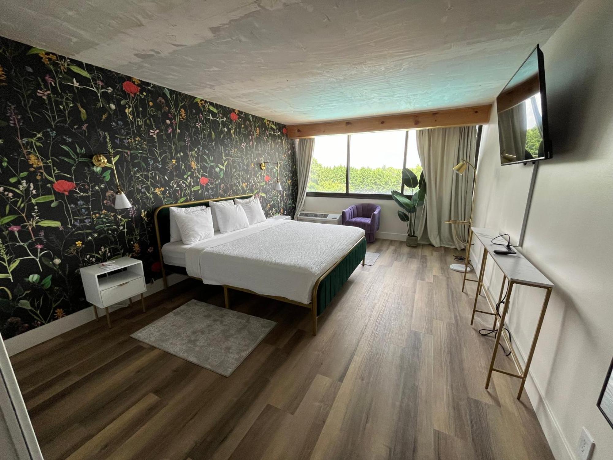 รามาดา พลาซา แอนด์ คอนเฟอเรนซ์ เซ็นเตอร์ บาย วินด์แฮม ชาร์ลอต แอร์พอร์ต Hotel ชาร์ล็อต ภายนอก รูปภาพ