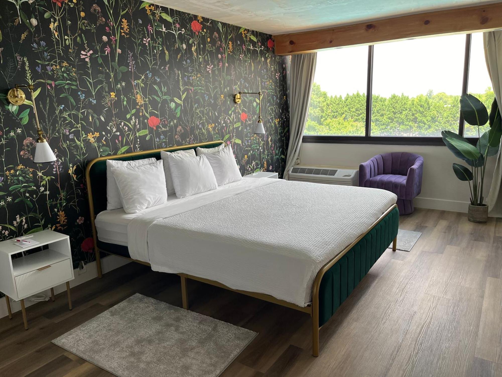 รามาดา พลาซา แอนด์ คอนเฟอเรนซ์ เซ็นเตอร์ บาย วินด์แฮม ชาร์ลอต แอร์พอร์ต Hotel ชาร์ล็อต ภายนอก รูปภาพ
